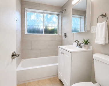 6019 N Fairfield Avenue - Photo Thumbnail 7