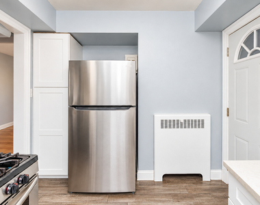 227 Custer Avenue - Photo Thumbnail 5