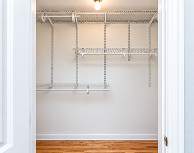 227 Custer Avenue - Photo Thumbnail 11