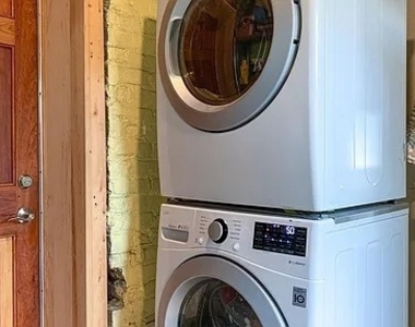 1409 N Campbell Avenue - Photo Thumbnail 10