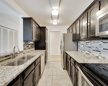 907 Curtiss Street - Photo Thumbnail 3