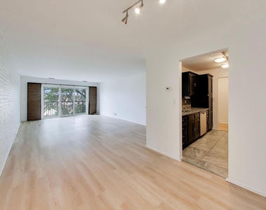 907 Curtiss Street - Photo Thumbnail 10