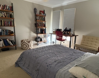 1817 Wildberry Drive - Photo Thumbnail 12