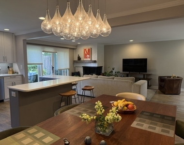 1817 Wildberry Drive - Photo Thumbnail 4