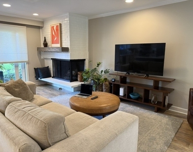 1817 Wildberry Drive - Photo Thumbnail 6
