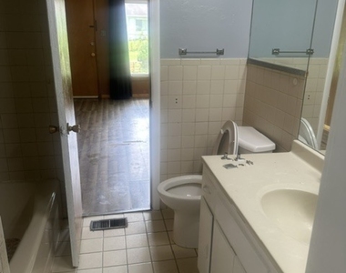 353 Westgate Drive - Photo Thumbnail 14
