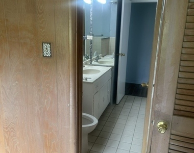 353 Westgate Drive - Photo Thumbnail 13