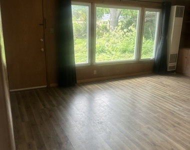 353 Westgate Drive - Photo Thumbnail 12