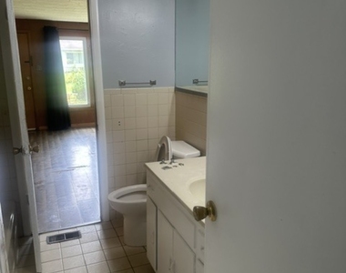 353 Westgate Drive - Photo Thumbnail 15