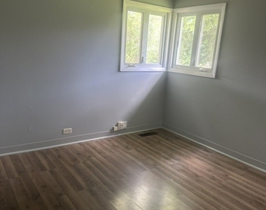 353 Westgate Drive - Photo Thumbnail 18