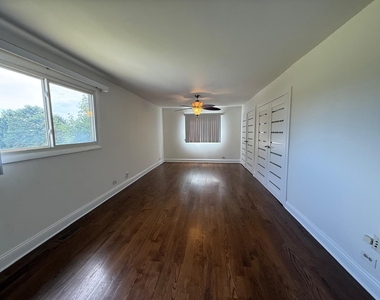 1230 Durham Drive - Photo Thumbnail 12
