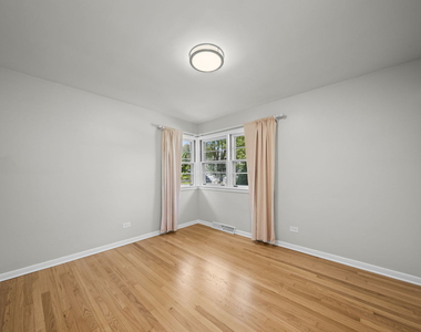 320 Main Street - Photo Thumbnail 11