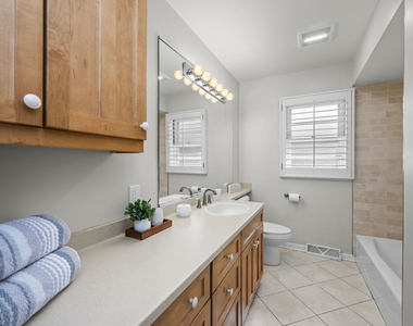 320 Main Street - Photo Thumbnail 13