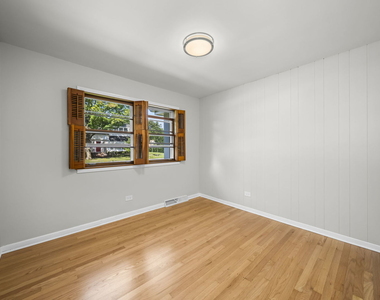320 Main Street - Photo Thumbnail 12