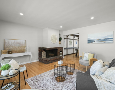 320 Main Street - Photo Thumbnail 2