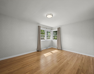 320 Main Street - Photo Thumbnail 10