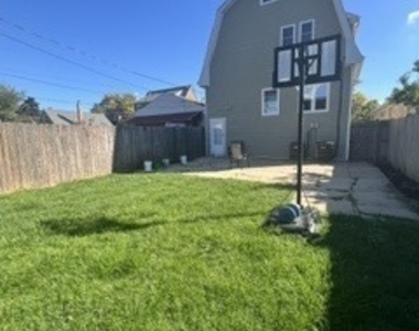 4232 N Mulligan Avenue - Photo Thumbnail 8