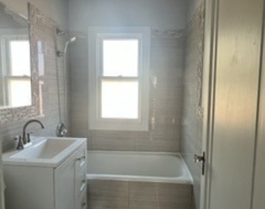 4232 N Mulligan Avenue - Photo Thumbnail 2
