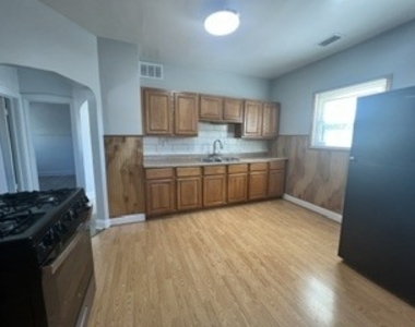 4232 N Mulligan Avenue - Photo Thumbnail 6