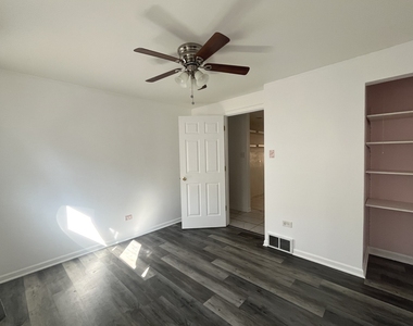 7934 S Komensky Avenue - Photo Thumbnail 16