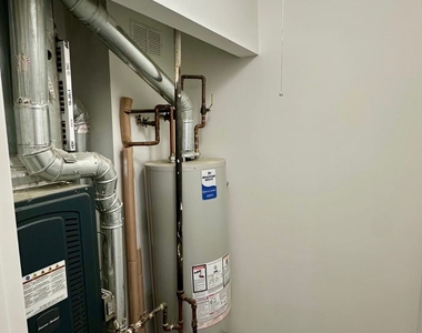 2690 Crosscreek Court - Photo Thumbnail 11