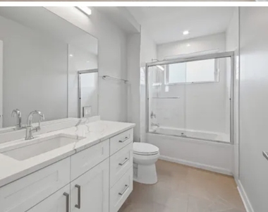 4637 N Ashland Avenue - Photo Thumbnail 5