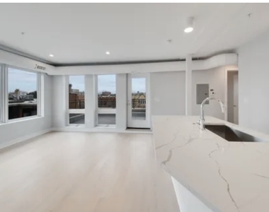 4637 N Ashland Avenue - Photo Thumbnail 3