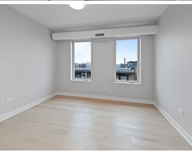 4637 N Ashland Avenue - Photo Thumbnail 6