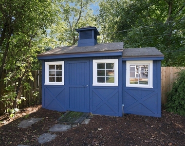 3309 Meadow Lane - Photo Thumbnail 24