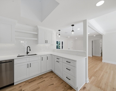 3309 Meadow Lane - Photo Thumbnail 8