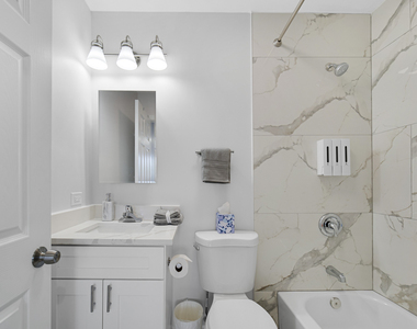 1846 Wesley Avenue - Photo Thumbnail 6