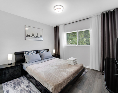 1846 Wesley Avenue - Photo Thumbnail 7