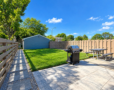 1846 Wesley Avenue - Photo Thumbnail 11