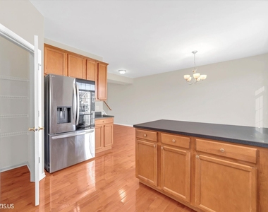 1717 Maple Avenue - Photo Thumbnail 8