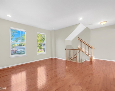 1717 Maple Avenue - Photo Thumbnail 12