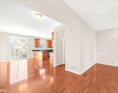 1717 Maple Avenue - Photo Thumbnail 16