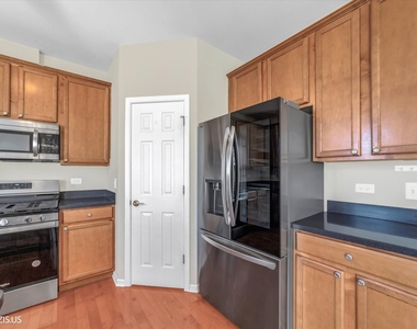 1717 Maple Avenue - Photo Thumbnail 1