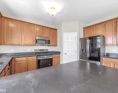 1717 Maple Avenue - Photo Thumbnail 2