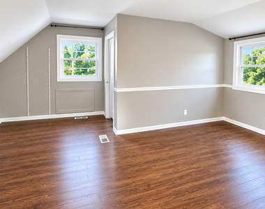 815 N Kennicott Avenue - Photo Thumbnail 2