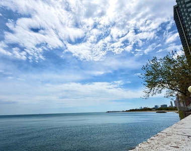 6101 N Sheridan Road - Photo Thumbnail 2