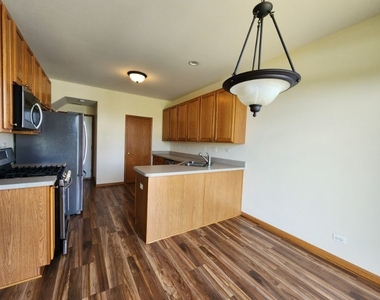 1804 Parkside Drive - Photo Thumbnail 4