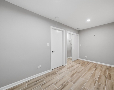 2443 W Arthington Street - Photo Thumbnail 19