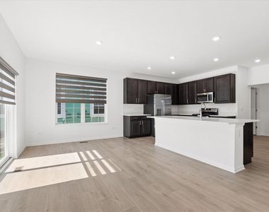 15042 S Darr Drive - Photo Thumbnail 3