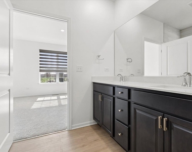 15042 S Darr Drive - Photo Thumbnail 8
