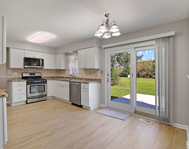 507 Exeter Place - Photo Thumbnail 4