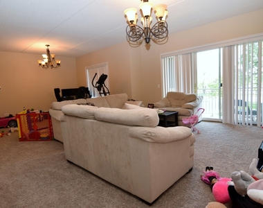 8727 W Bryn Mawr Avenue - Photo Thumbnail 1