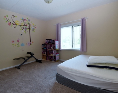 8727 W Bryn Mawr Avenue - Photo Thumbnail 4