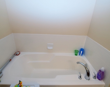8727 W Bryn Mawr Avenue - Photo Thumbnail 6