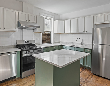 3122 W Fullerton Street - Photo Thumbnail 8