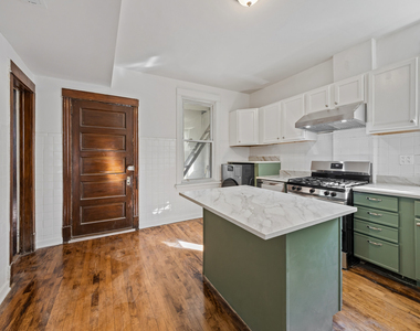 3122 W Fullerton Street - Photo Thumbnail 10